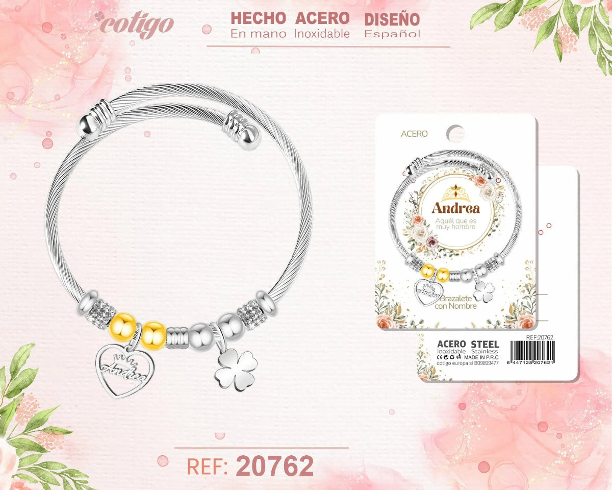 Brazalete rígido de acero inoxidable estilo cable trenzado con el nombre Andrea, colgante de corazón, trébol de la suerte y detalles brillantes.