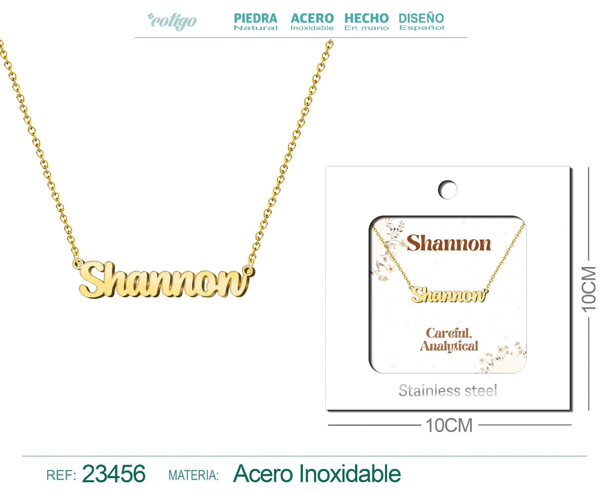 Collar dorado con nombre Shannon escrito en cursiva diseño fluido de inspiración internacional y acabado brillante en acero inoxidable