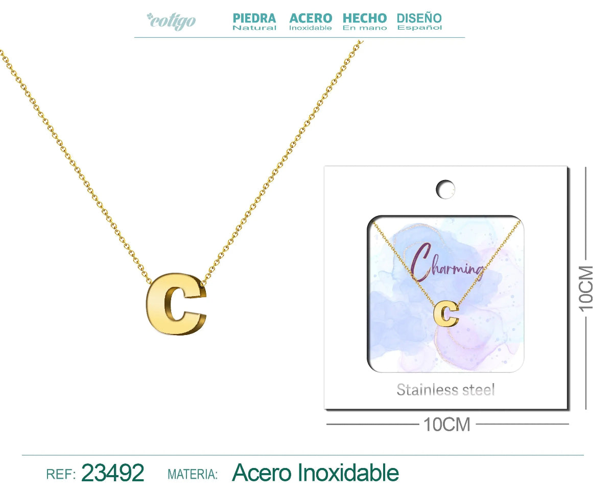 Collar dorado con colgante letra C de acero inoxidable en tarjeta de regalo