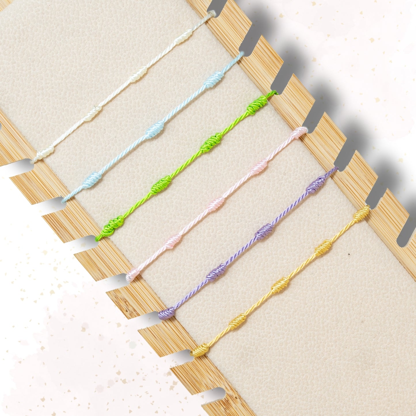 ✨ 6 Pulseras 7 Nudos Hecha a Mano 🌈 Varios Colores con Significado Especial 💫 Incluye Tarjeta Diseñada 🎁 Amuleto de Protección y Suerte 🍀