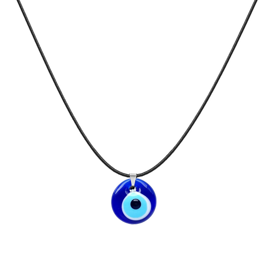 Collar de acero inoxidable plateado con colgante circular de ojo turco azul y borde decorado con cristales brillantes.