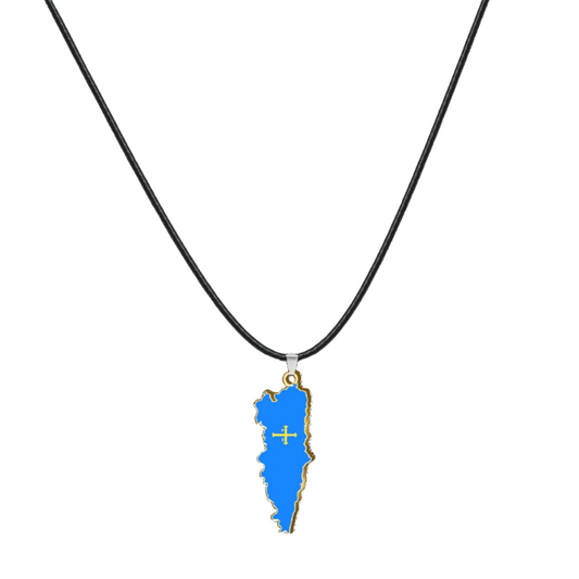 Colgante con la forma del mapa de Asturias esmaltado en color azul con la Cruz de la Victoria amarilla, borde dorado y cordón negro.