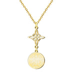 Collar de acero dorado con doble colgante: Nudo de Bruja y Medalla sólida de Tetragrammatón. Joyería de protección y abundancia.