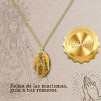 Colgante Virgen del Rocío Medalla Grabada Acero Dorado detalle