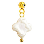 Charm colgante de trébol de nácar con bola de acero con goma