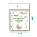 Detalle de charm colgante de perla redonda con bola de acero con goma