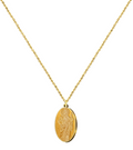 Colgante religioso con medalla ovalada de San Judas Tadeo en acero inoxidable con acabado dorado, mostrando al santo con el bastón y la imagen de Jesús en el pecho.