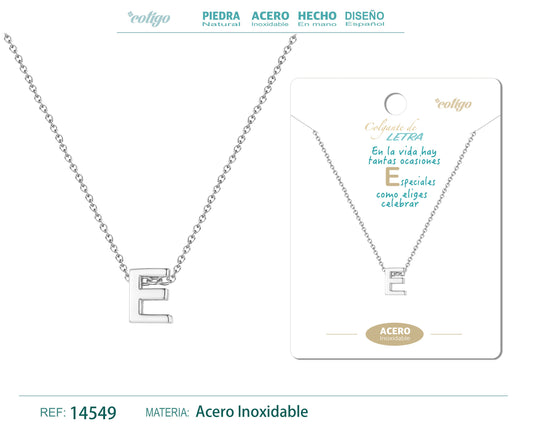Collar Letra E Acero color Plateado