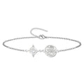 Pulsera de cadena en acero plateado que une un Nudo de Bruja con una piedra de cuarzo blanco central y un medallón del Tetragrammatón.