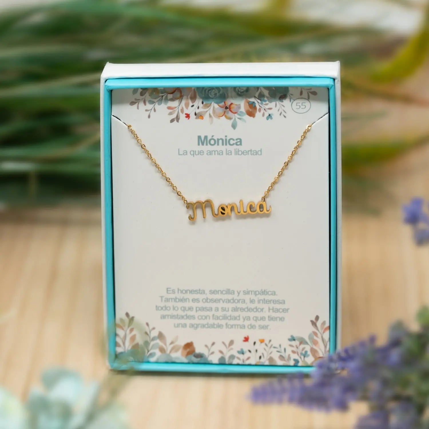 Collar con Nombre Monica - Acero Inoxidable Dorado - cotigo