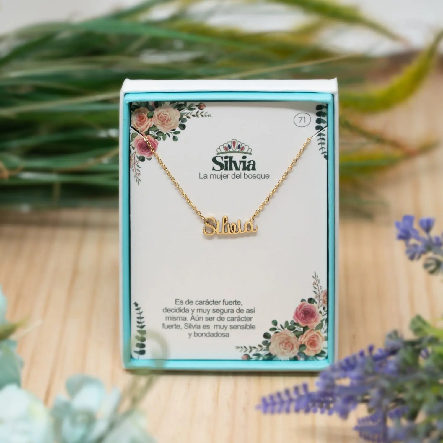 Collar con Nombre Silvia - Acero Inoxidable Dorado - cotigo