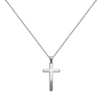 Collar de cadena con colgante de cruz clásica en acero pulido sobre fondo negro