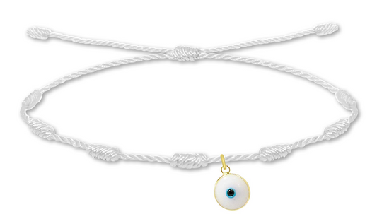 Pulsera de hilo blanco de siete nudos con colgante de ojo turco blanco y cierre ajustable.
