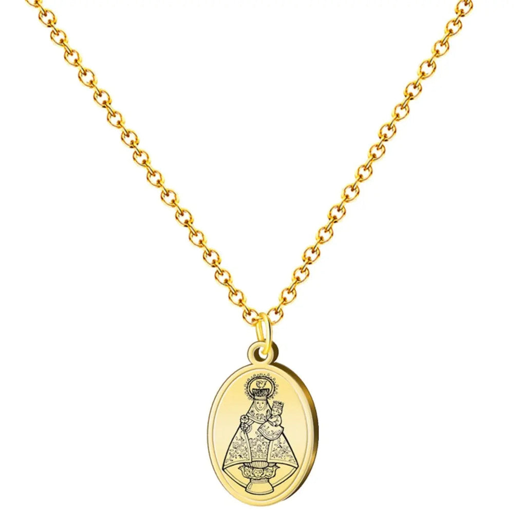 Collar con medalla ovalada grabada de la Virgen de Covadonga en acero inoxidable dorado cadena de eslabones