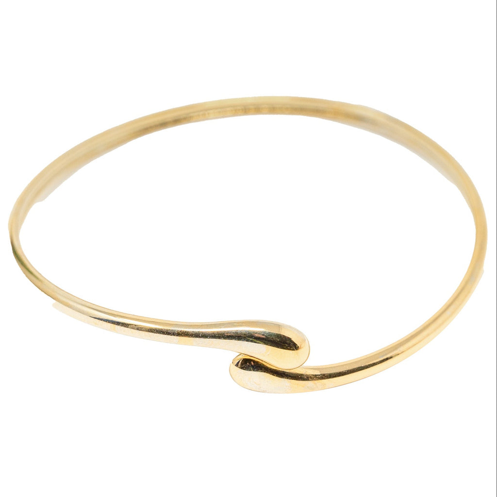 Brazalete Ondulado en Acero Inoxidable – vista principal del diseño ondulado