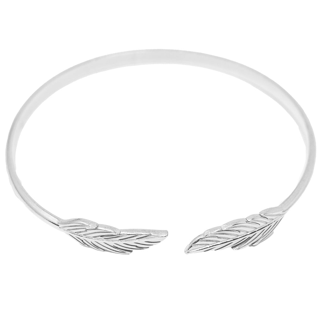 Brazalete Alas de Ángel en Acero Inoxidable en acabado plateado – vista principal del diseño alas de ángel