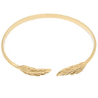 Brazalete Alas de Ángel en Acero Inoxidable en acabado dorado – vista principal del diseño alas de ángel