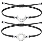 Pulsera de Hilo con Luna y Sol en Acero Inoxidable en acabado plateado – vista principal del diseño hilo con luna y sol