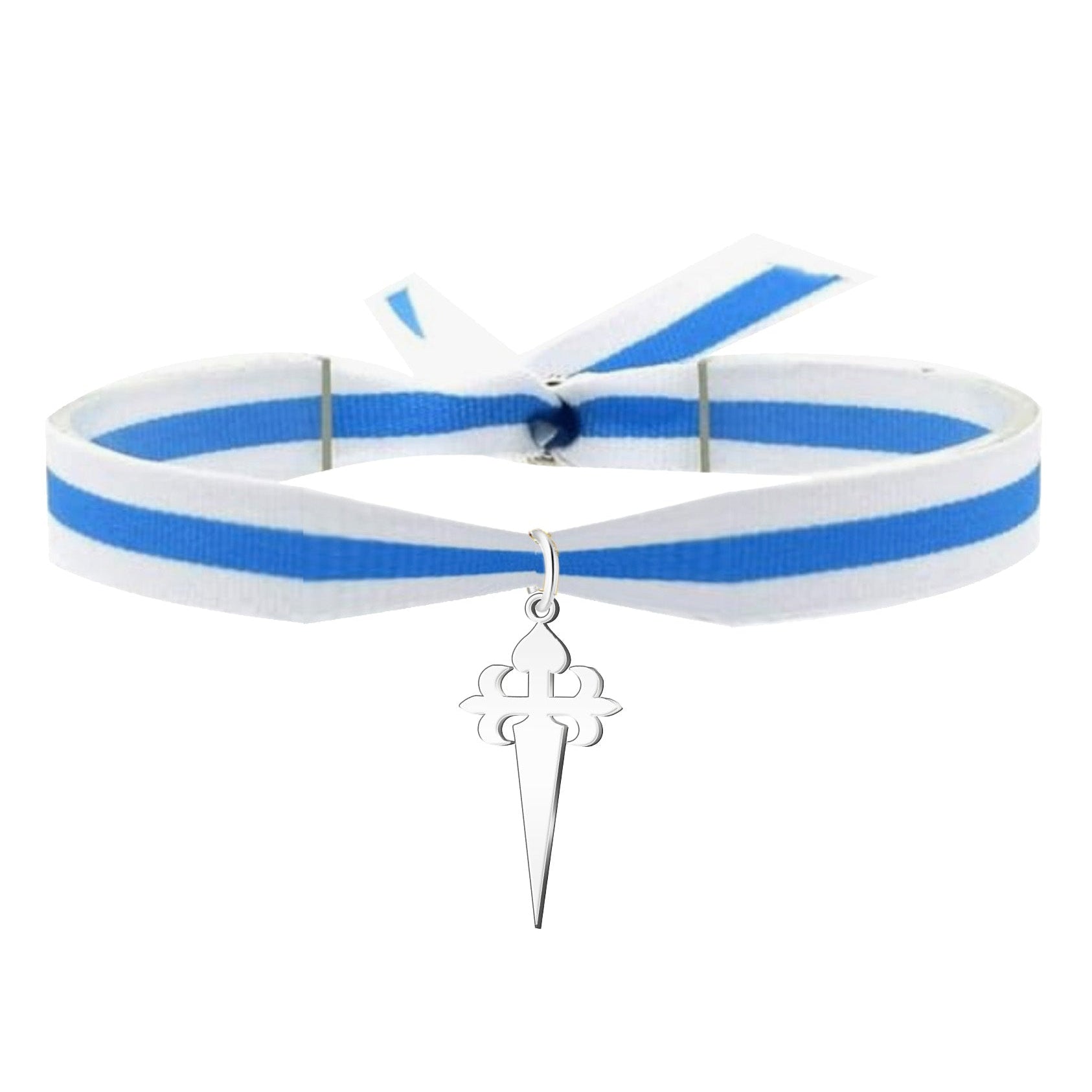 Pulsera de cinta textil con los colores de la bandera de Galicia (blanco y azul), que incluye un dije colgante de la Cruz de Santiago en acero inoxidable de color plateado.