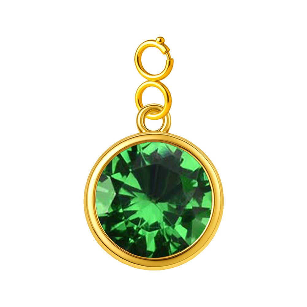 Charm colgante dorado con piedra de nacimiento facetada de Mayo y cierre de acero, sobre fondo blanco