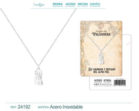 Collar con colgante silueta de la Virgen de Valvanera en acero inoxidable plateado con tarjeta de regalo