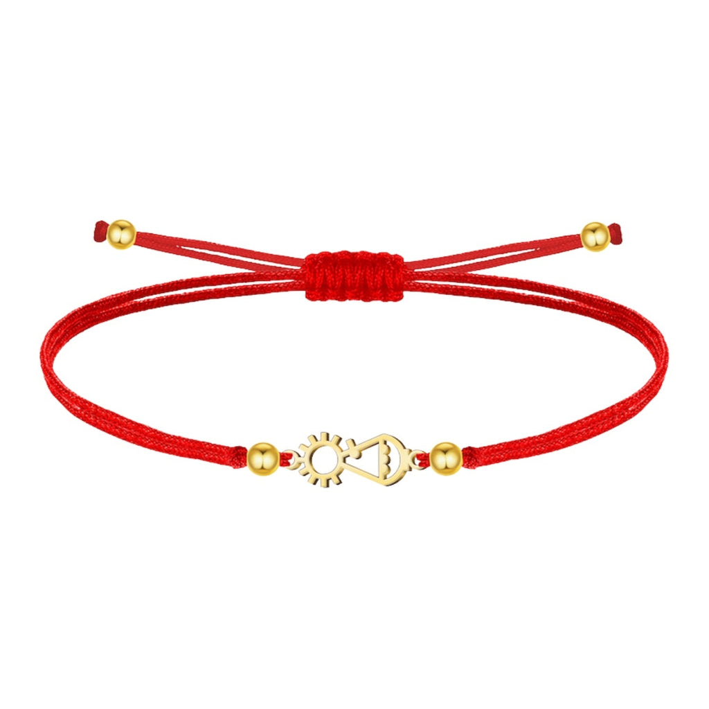 Pulsera de hilo rojo ajustable con silueta de la Virgen de Covadonga en acero dorado