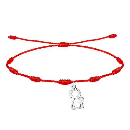 Pulsera de hilo rojo de 7 nudos ajustable con colgante de la silueta de la Virgen del Pino en acero inoxidable plateado