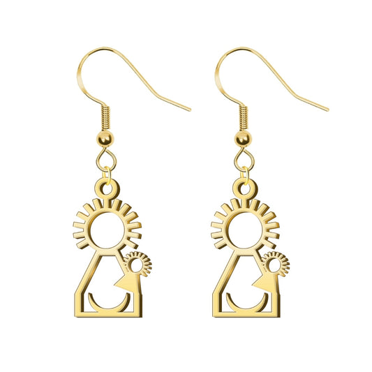 Pendientes largos de gancho con silueta calada de la Virgen del Pino en acero inoxidable dorado