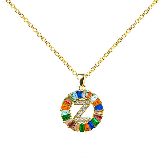 Collar con colgante de inicial Z diseño Rainbow con circonitas multicolor talla baguette y baño de oro 14K.