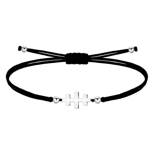Pulsera de hilo negro ajustable con Cruz de las Catacumbas central en acero plateado y detalles de esferas metálicas.