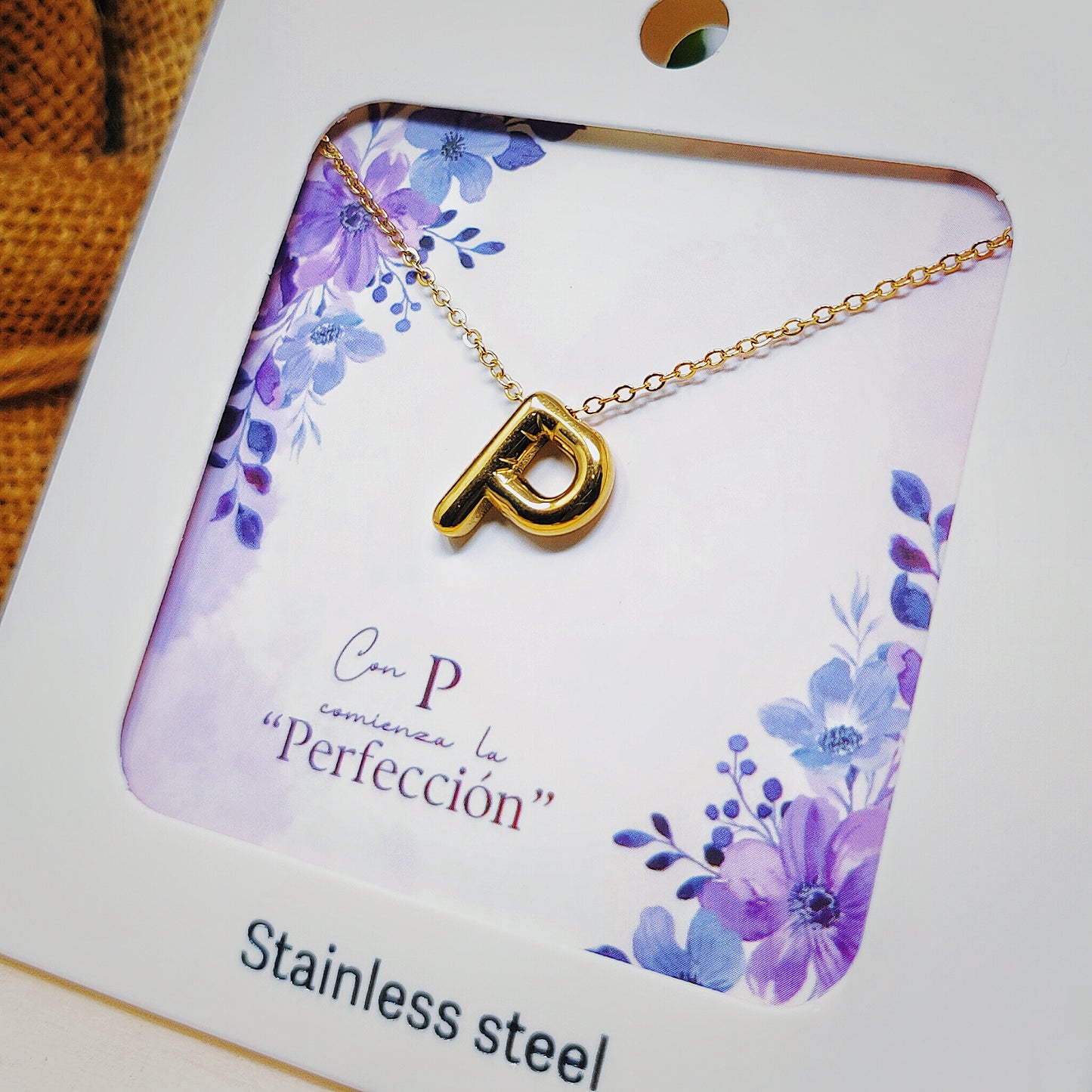 Collar Letra Inicial P Estilo Globo con Baño de Oro 14k