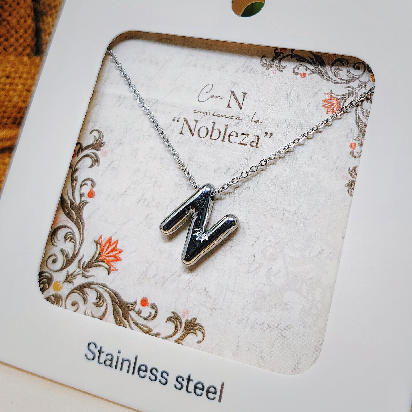 Collar Letra Inicial N Estilo Globo en Acero Inoxidable