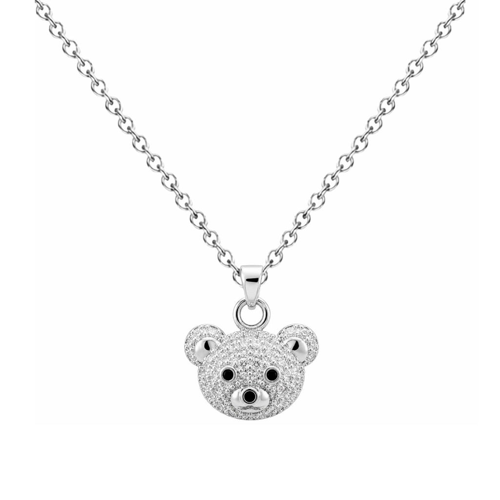 Collar de cara de osito con circonitas en tono plateado, detalle del colgante sobre fondo blanco.