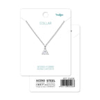 Tarjeta Cotigo con collar plateado con circonita triangular y referencia 25408.