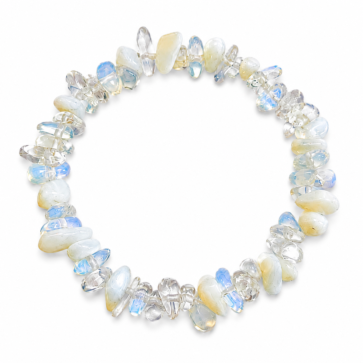 Pulsera chip de piedra natural color Opalina sobre fondo blanco