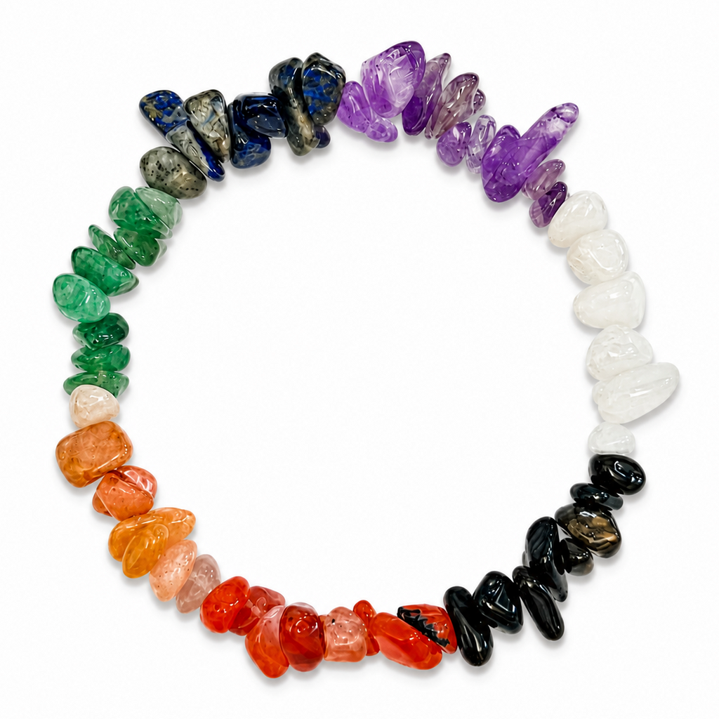 Pulsera chip de piedra natural 7 Chakras sobre fondo blanco
