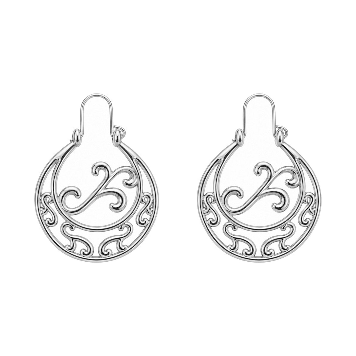 Argollas canarias caladas con volutas, acabado plateado, 30 mm, sobre fondo blanco