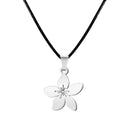 Colgante Flor de Azahar en Acero Plateado con Diseño Floral Elegante