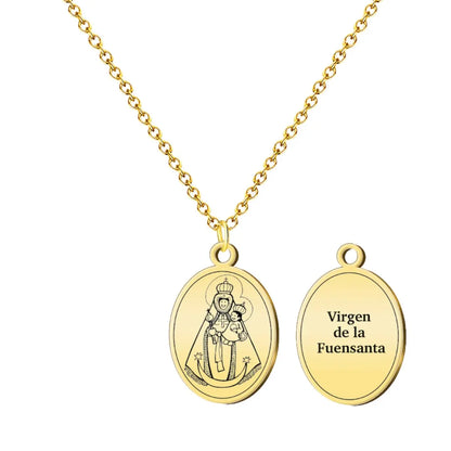 Collar con medalla ovalada clásica de la Virgen de la Fuensanta en relieve, acero inoxidable dorado