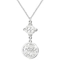 Colgante de protección en acero inoxidable color plateado (silver): Diseño calado vertical con Nudo de Bruja superior y medalla del Tetragramatón inferior.