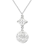 Colgante de protección en acero inoxidable color plateado (silver): Diseño calado vertical con Nudo de Bruja superior y medalla del Tetragramatón inferior.