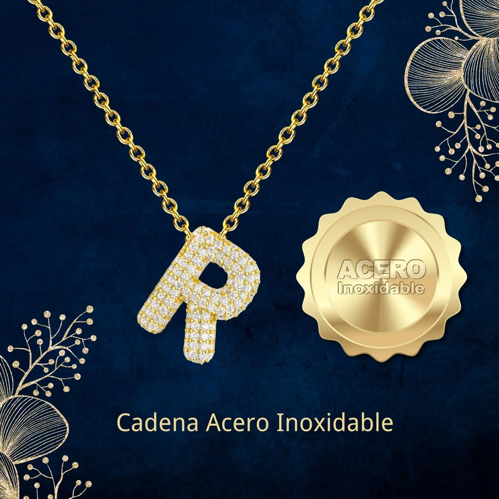 Collar Letra Inicial con Circonitas Y Baño de Oro 14K textura