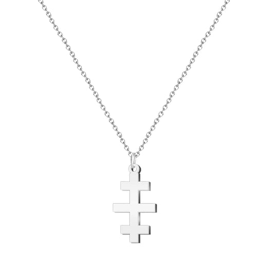 Collar de cadena fina con colgante de la Cruz de las Catacumbas en acero inoxidable plateado.