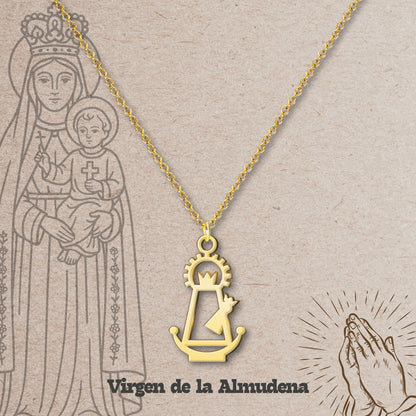 Colgante Virgen de la Almudena Acero Dorado