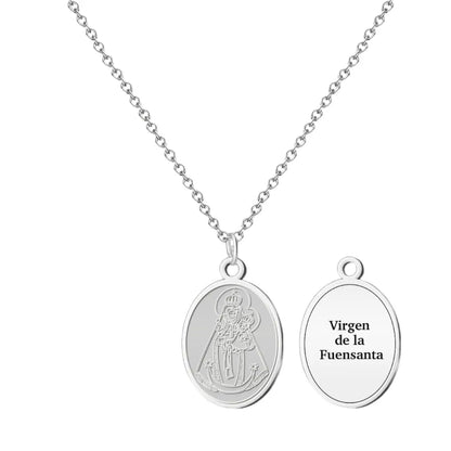 Collar con medalla ovalada de la Virgen de la Fuensanta en acero plateado, con relieve y grabado trasero