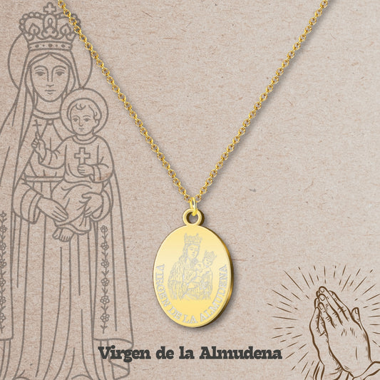 Colgante Virgen de la Almudena Acero Dorado