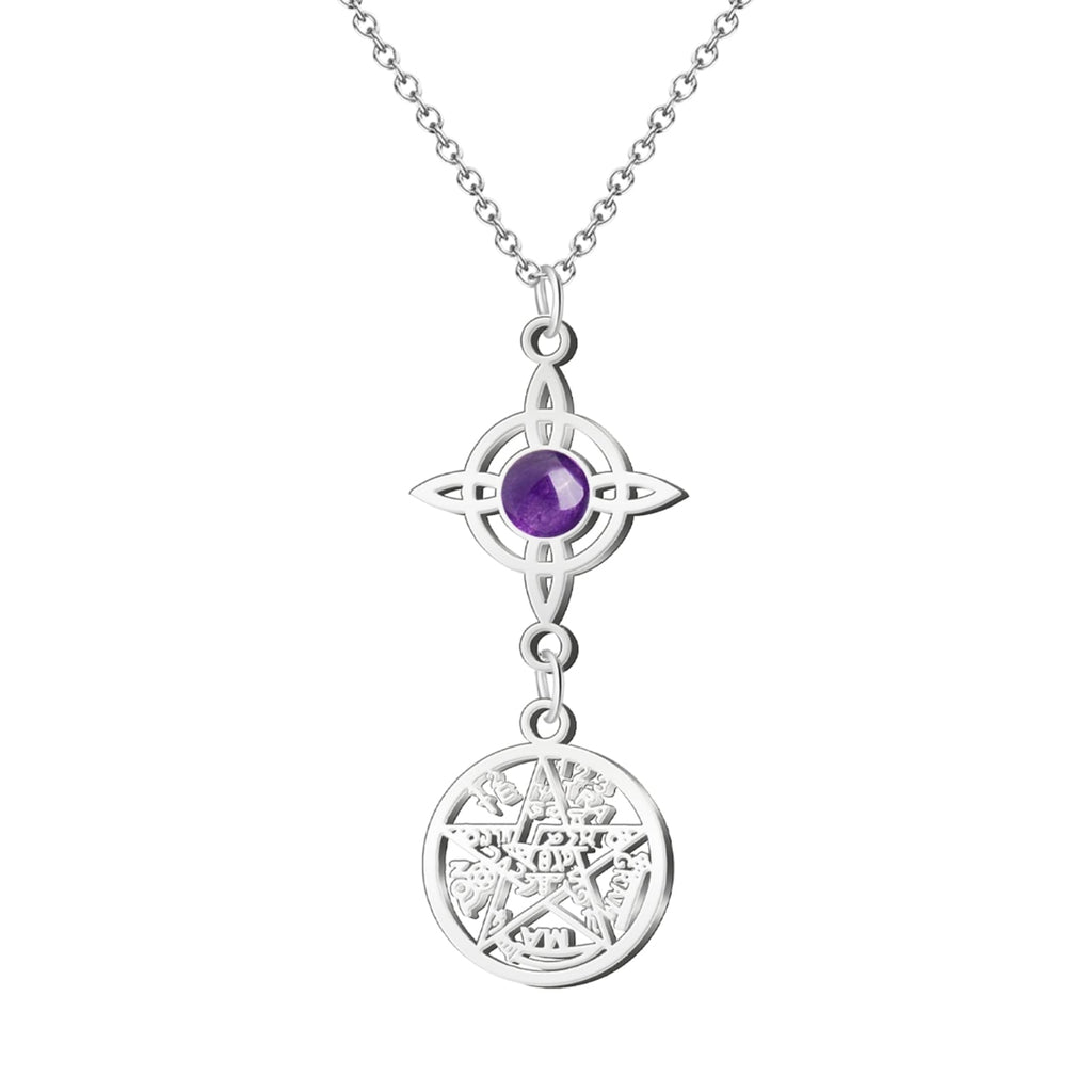 Colgante de acero plateado con Nudo de Bruja conteniendo una piedra Amatista natural (violeta) y medalla del Tetragrammatón. Amuleto de transmutación energética y protección espiritual.