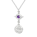 Colgante de acero plateado con Nudo de Bruja conteniendo una piedra Amatista natural (violeta) y medalla del Tetragrammatón. Amuleto de transmutación energética y protección espiritual.
