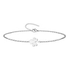 Pulsera trébol de tres hojas en acero inoxidable plateado con cadena fina