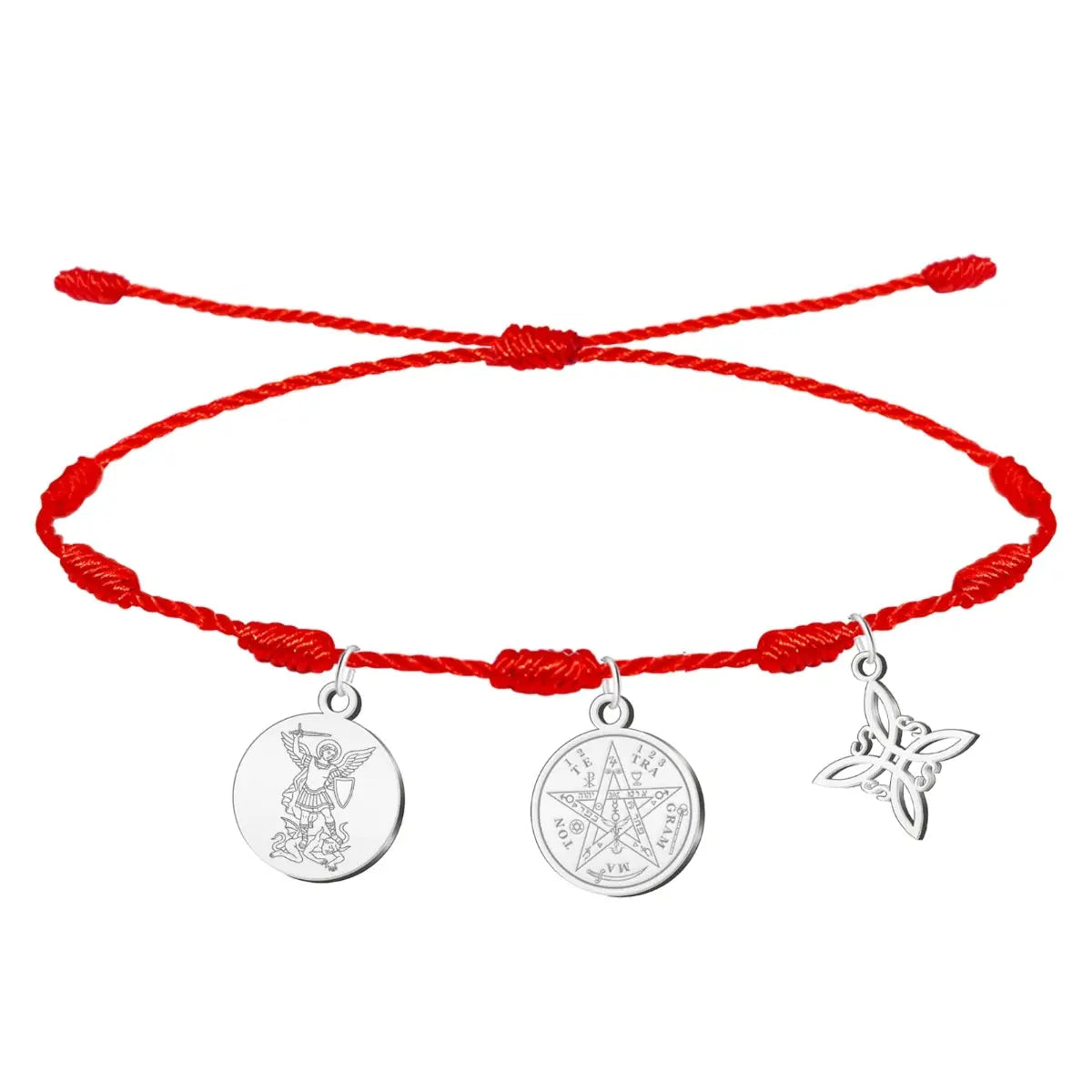 Pulsera de hilo rojo de 7 nudos con tres dijes de acero plateado: San Miguel Arcángel (izquierda), Pentagrama del Tetragrammatón (centro) y Nudo de Bruja (derecha).
